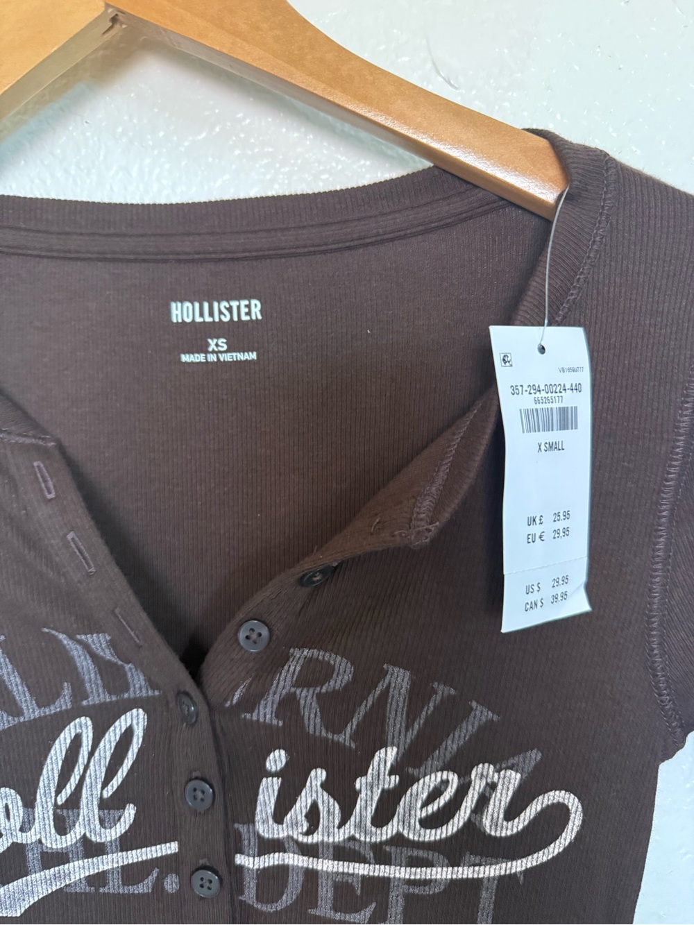 Hollister Brown Long-Sleeve Henley Top and gray Hollister top - Picture 7 of 7